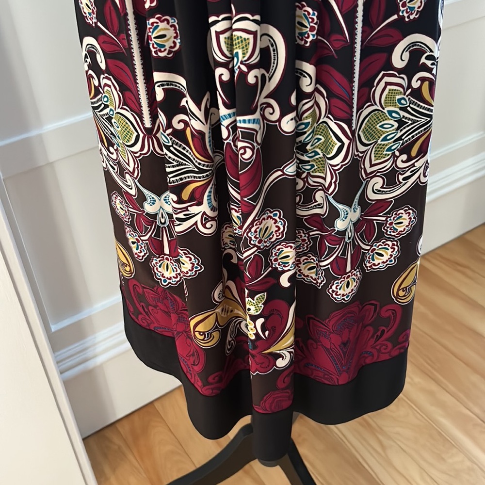 London Times size 12 sundress with “V” front and back and back tie - Picture 4 of 9